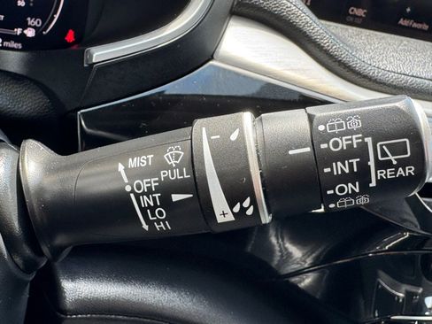 Used 2023 Acura MDX SH-AWD image 19