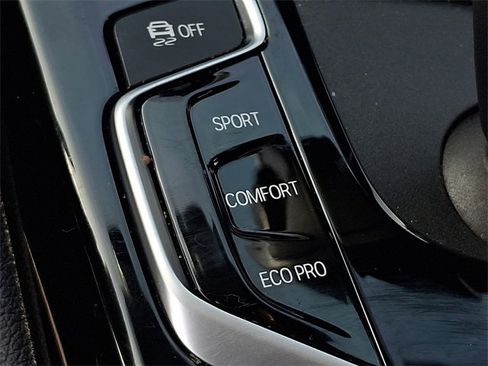 Used 2020 BMW 530e xDrive w/ Premium Package image 26