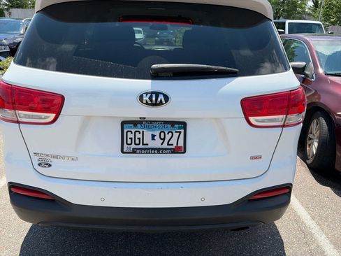Used 2016 Kia Sorento AWD w/ LX Convenience Package image 5