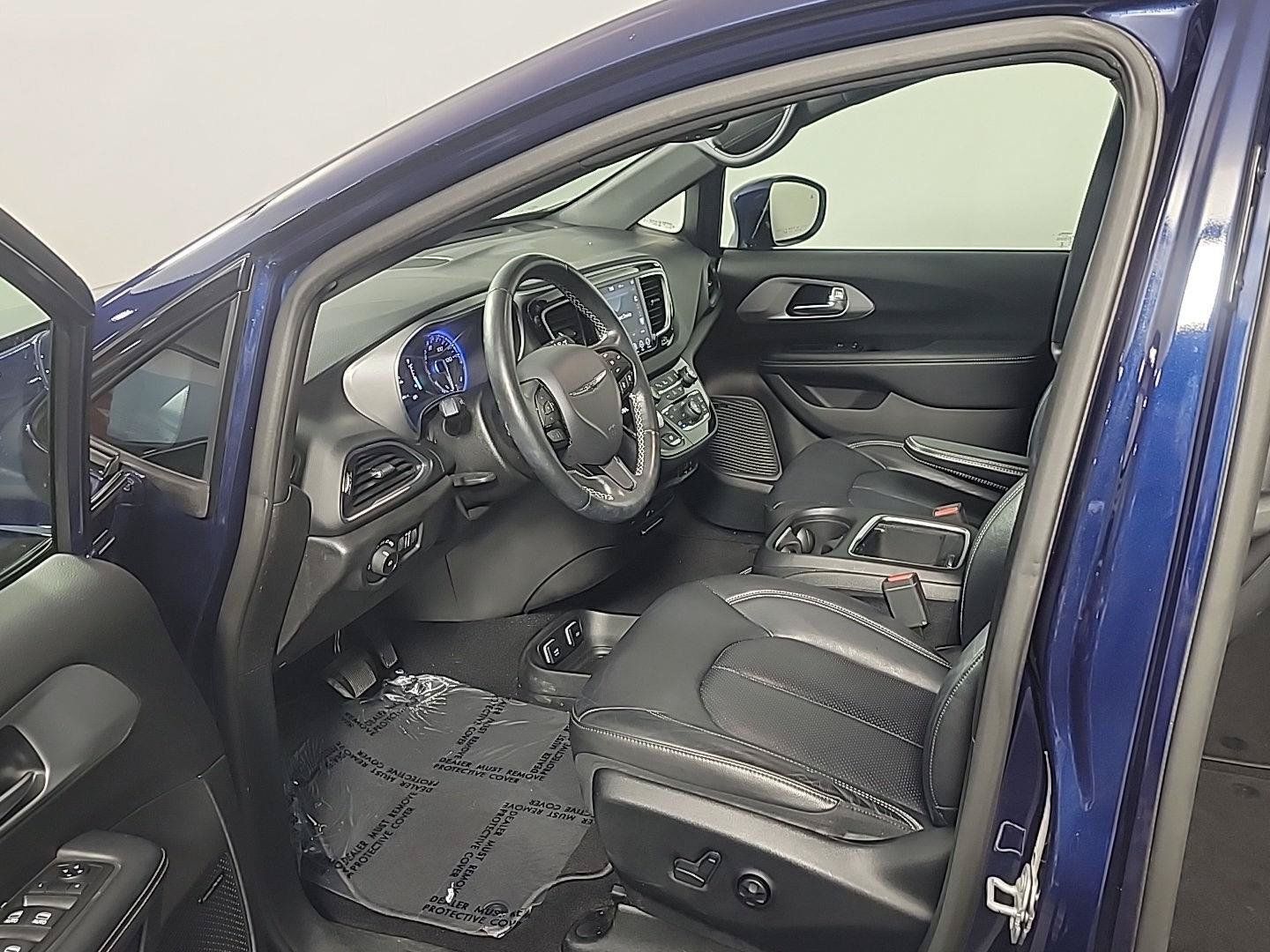 Used 2019 Chrysler Pacifica Touring-L Plus w/ Advanced Safetytec Group FWD image 20