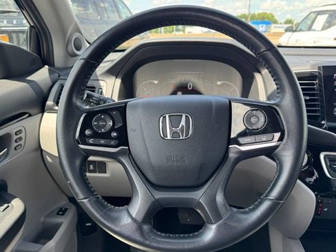 Used 2019 Honda Pilot Touring image 16