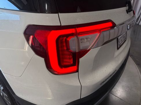 Used 2020 GMC Acadia SLE FWD image 13