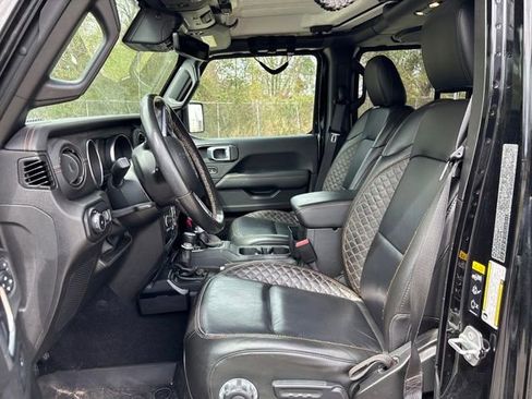 Used 2022 Jeep Wrangler Unlimited Sahara image 4