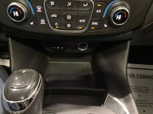 Used 2018 Chevrolet Traverse LT image 30