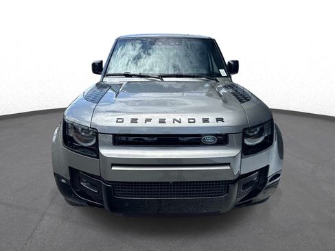 Used 2025 Land Rover Defender 110 X-Dynamic SE AWD/4WD image 8