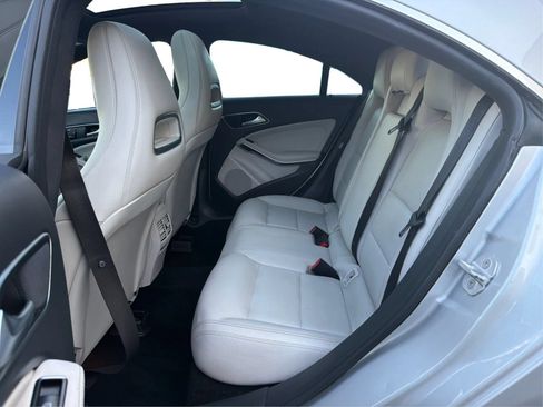Used 2014 Mercedes-Benz CLA 250 image 10