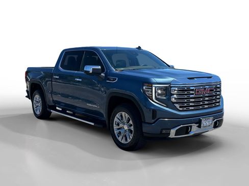 Used 2025 GMC Sierra 1500 Denali w/ Denali Carbonpro Edition AWD/4WD image 7