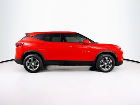 Used 2023 Chevrolet Blazer LT image 2