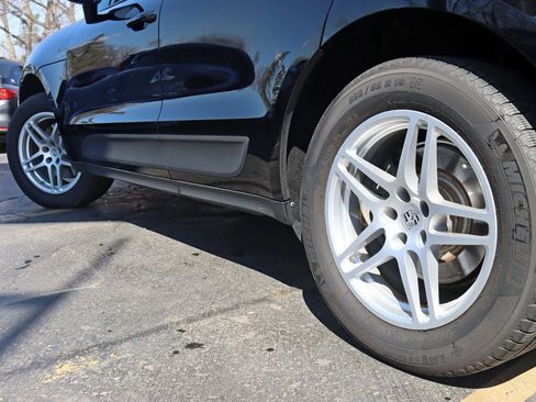 Used 2020 Porsche Macan image 14