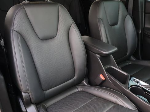 Used 2023 Buick Encore GX Essence w/ Experience Buick Package image 17