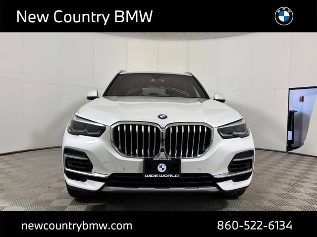Used 2023 BMW X5 xDrive40i w/ Parking Assistance Package AWD/4WD image 2