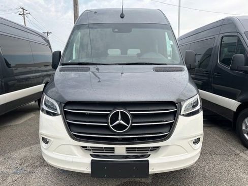 Used 2023 Mercedes-Benz Sprinter 144 Cargo image 2
