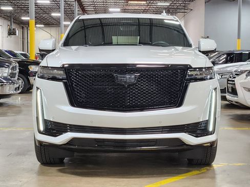 Used 2023 Cadillac Escalade Sport AWD/4WD image 2