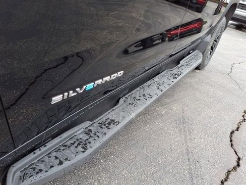 New 2025 Chevrolet Silverado EV LT image 16