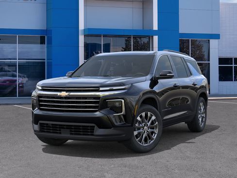 New 2026 Chevrolet Traverse LT w/ Sun and Wheel Package AWD/4WD image 6