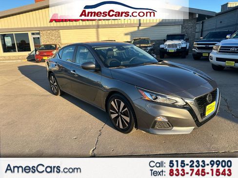 Used 2021 Nissan Altima 2.5 SV image 1