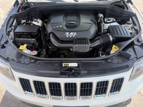 Used 2014 Jeep Grand Cherokee Laredo w/ Security & Convenience Group AWD/4WD image 36