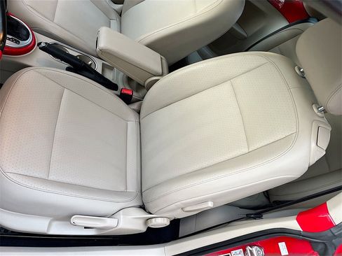 Used 2019 Volkswagen Beetle 2.0T SE image 18