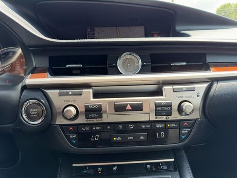 Used 2017 Lexus ES 350 w/ Navigation System Package FWD image 17