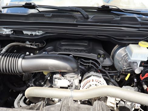 Used 2020 RAM 1500 Laramie AWD/4WD image 44