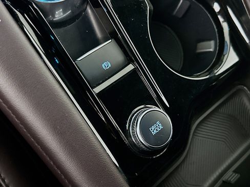 Used 2025 Ford Explorer Platinum w/ LUX Leather Package image 25