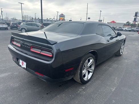 Used 2018 Dodge Challenger R/T image 7