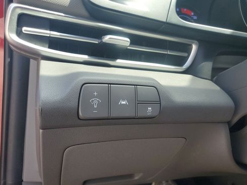Used 2022 Hyundai Elantra SEL w/ Preferred Accessory Package FWD image 23