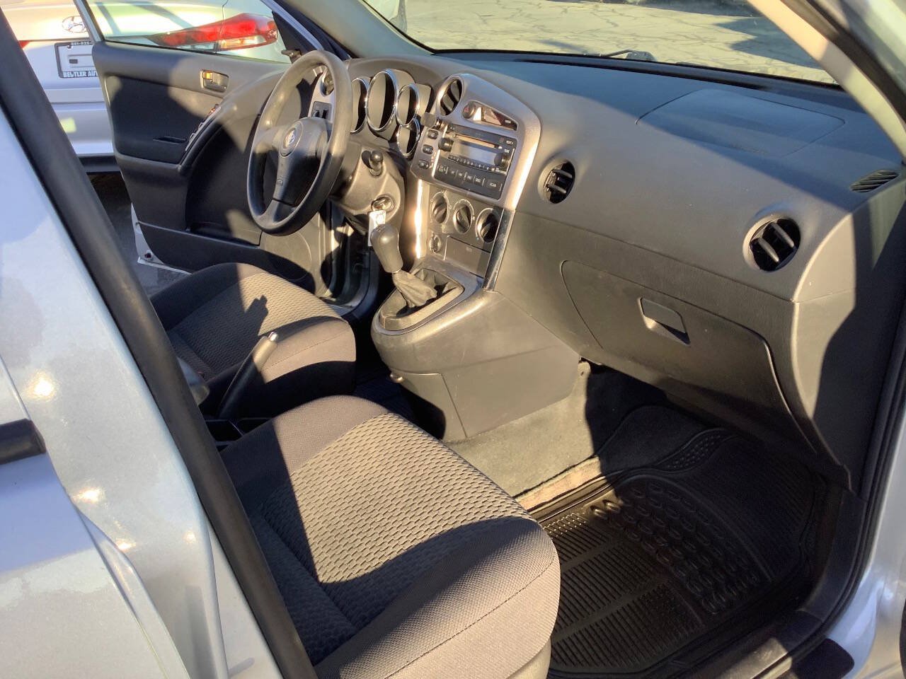 Used 2006 Toyota Matrix FWD image 26