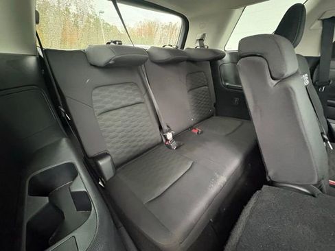 Used 2024 Nissan Pathfinder S image 26