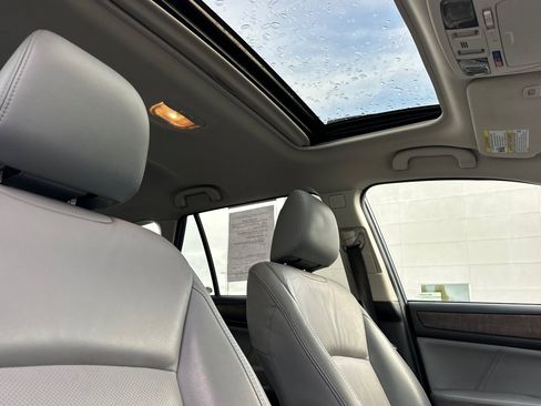 Used 2018 Subaru Outback 2.5i Limited image 19