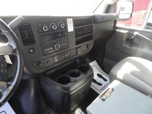 Used 2019 Chevrolet Express 3500 w/ Power Convenience Package RWD image 8