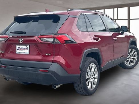 Used 2020 Toyota RAV4 XLE Premium FWD image 6