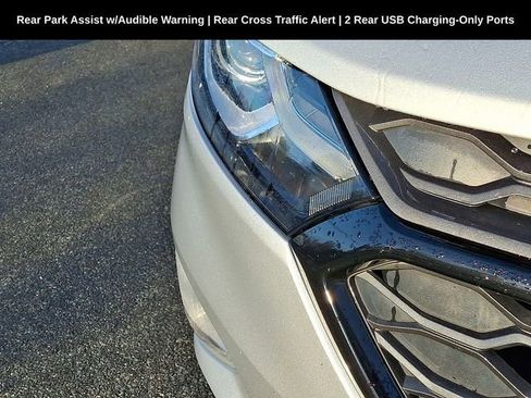 Used 2019 Chevrolet Equinox LT image 18