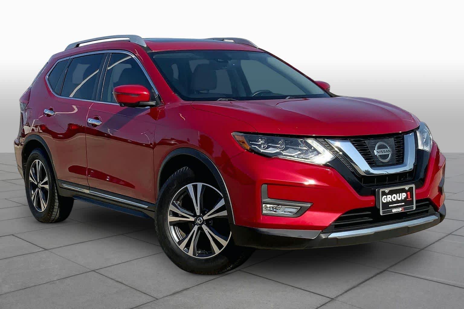 Used 2017 Nissan Rogue SL w/ SL Premium Package FWD image 3