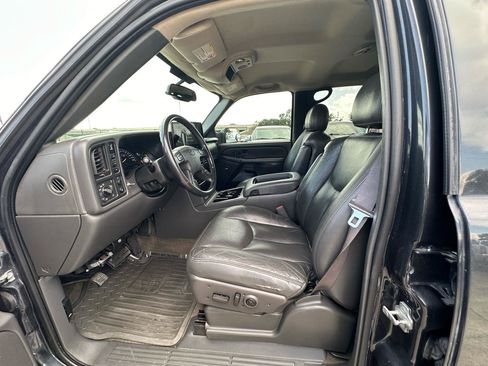 Used 2004 Chevrolet Silverado 2500 LT w/ Skid Plate Package AWD/4WD image 20