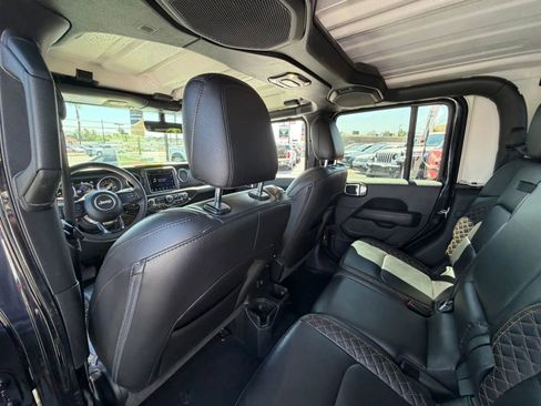 Used 2023 Jeep Gladiator Overland AWD/4WD image 21