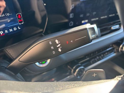 Used 2025 Chevrolet Equinox LT image 41