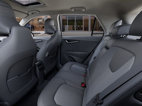 New 2025 Kia Niro EX Touring image 18