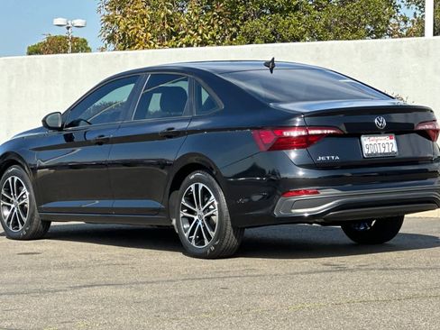 Used 2022 Volkswagen Jetta Sport image 7
