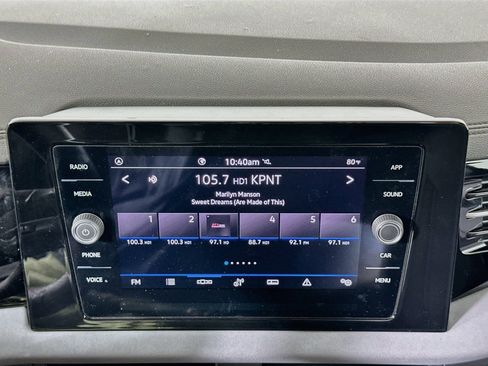Used 2025 Volkswagen Jetta SE FWD image 21