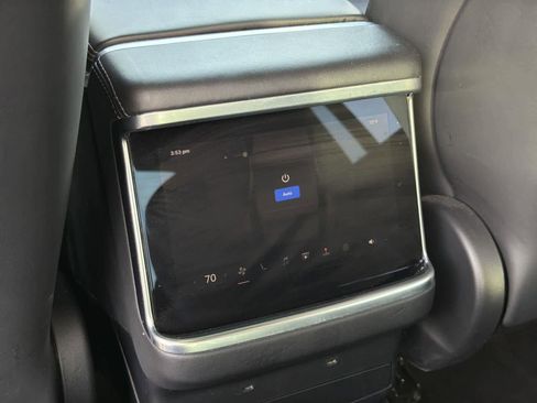 Used 2022 Tesla Model X Plaid image 29