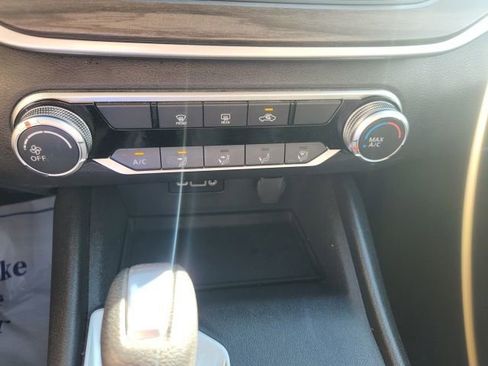 Used 2025 Nissan Altima 2.5 SV image 28