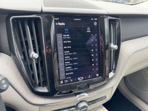Used 2023 Volvo XC60 B5 Ultimate image 24