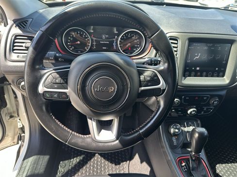 Used 2020 Jeep Compass Trailhawk AWD/4WD image 29