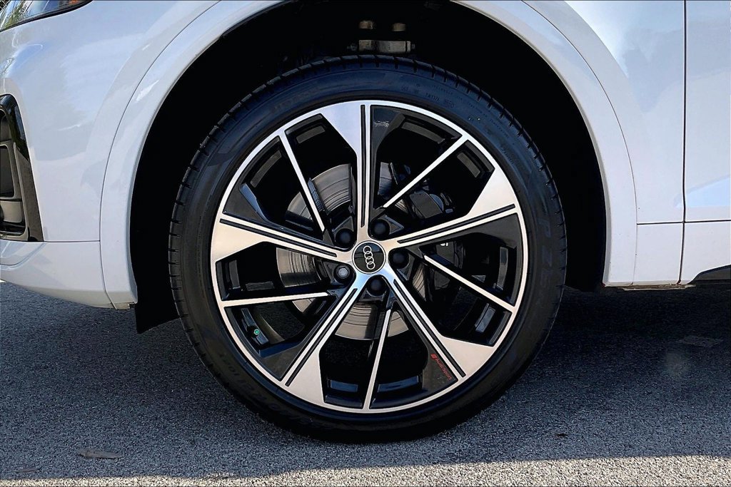 Used 2024 Audi SQ5 Premium Plus w/ Premium Plus Package AWD/4WD image 9