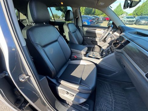Used 2019 Volkswagen Atlas SEL R-Line AWD/4WD image 10
