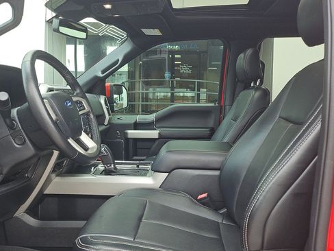 Used 2019 Ford F150 Lariat w/ Equipment Group 502A Luxury AWD/4WD image 10