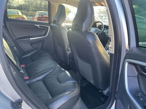 Used 2011 Volvo XC60 T6 image 21