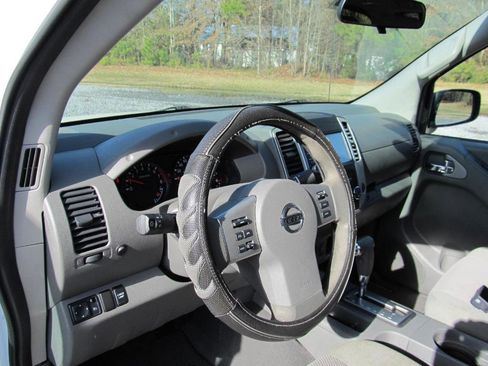 Used 2019 Nissan Frontier SV image 20