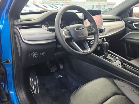 Certified 2025 Jeep Compass Limited image 26